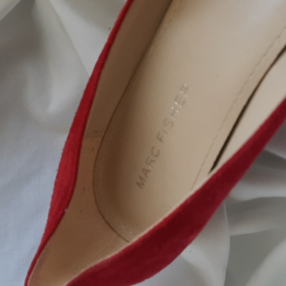 Marc Fisher Red High Heels 8  👠 - Picture 8 of 9